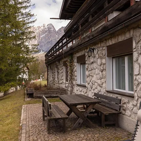 Appartamento Casa Bucaneve, Con Terrazza Panoramica Sulle Dolomiti Cortina dʼAmpezzo